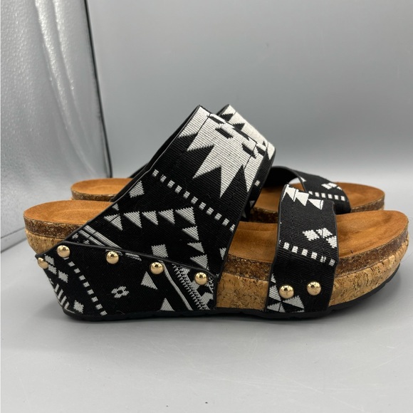 Black and White Patterned Volatile Women's Aztec Sandals - Picture 2 of 7